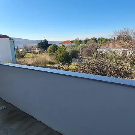 Apartman Batea 3 *